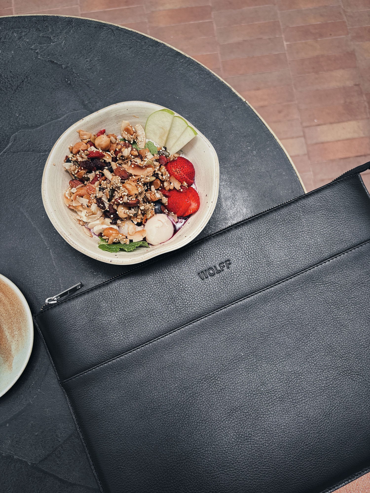 Oslo Laptop Sleeve — Black 16inch