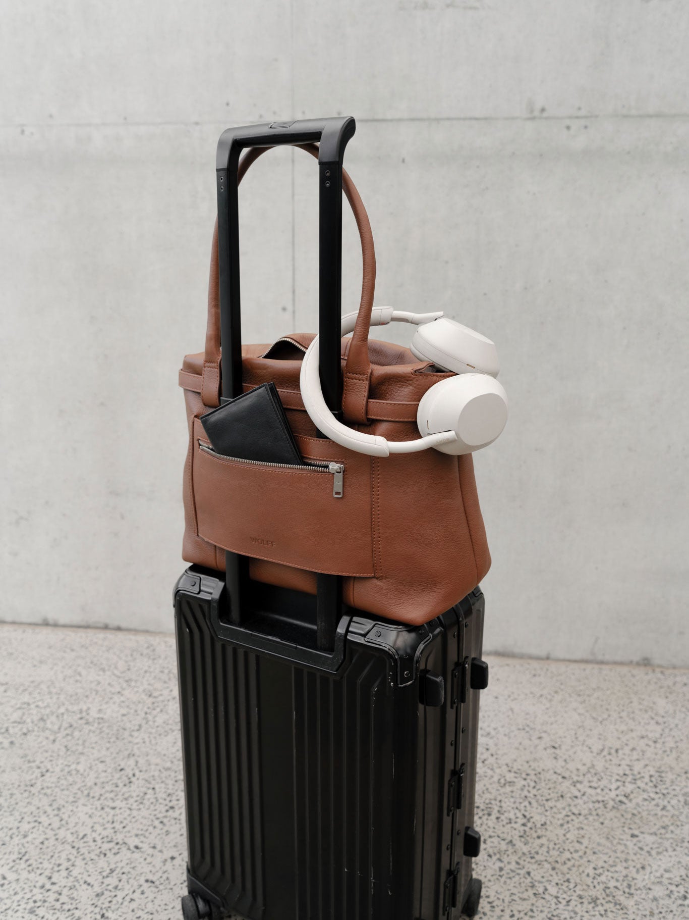 The Paris Commuter Tote — Tan, thin belt