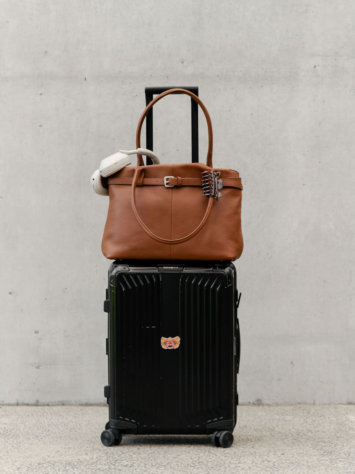 The Paris Commuter Tote — Tan, thin belt