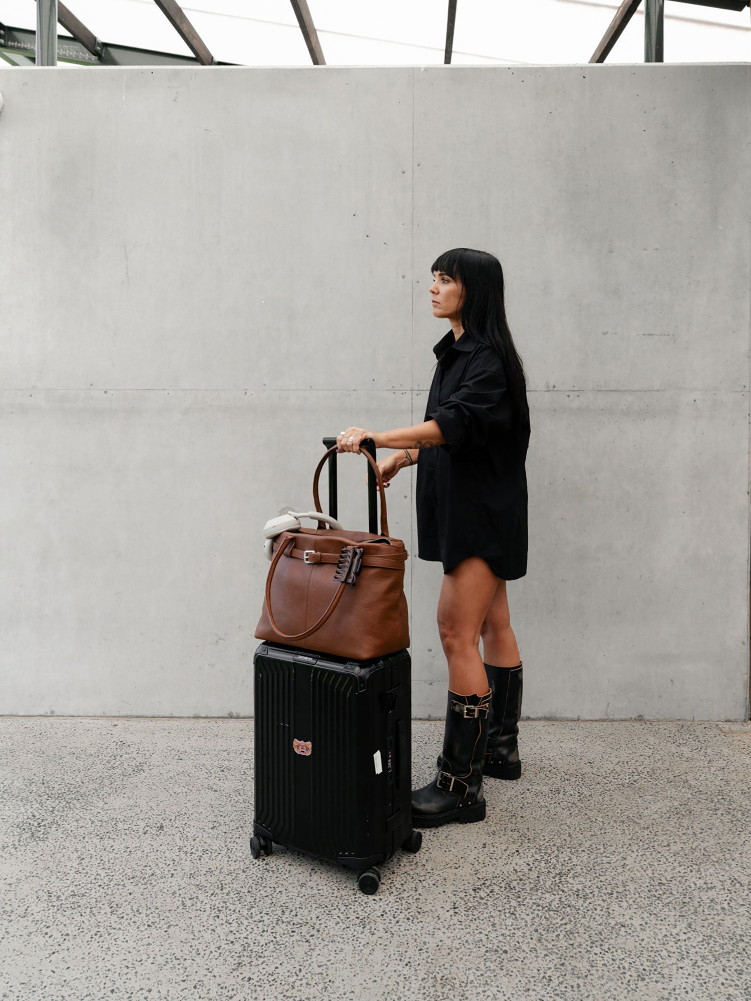 The Paris Commuter Tote — Tan, thin belt