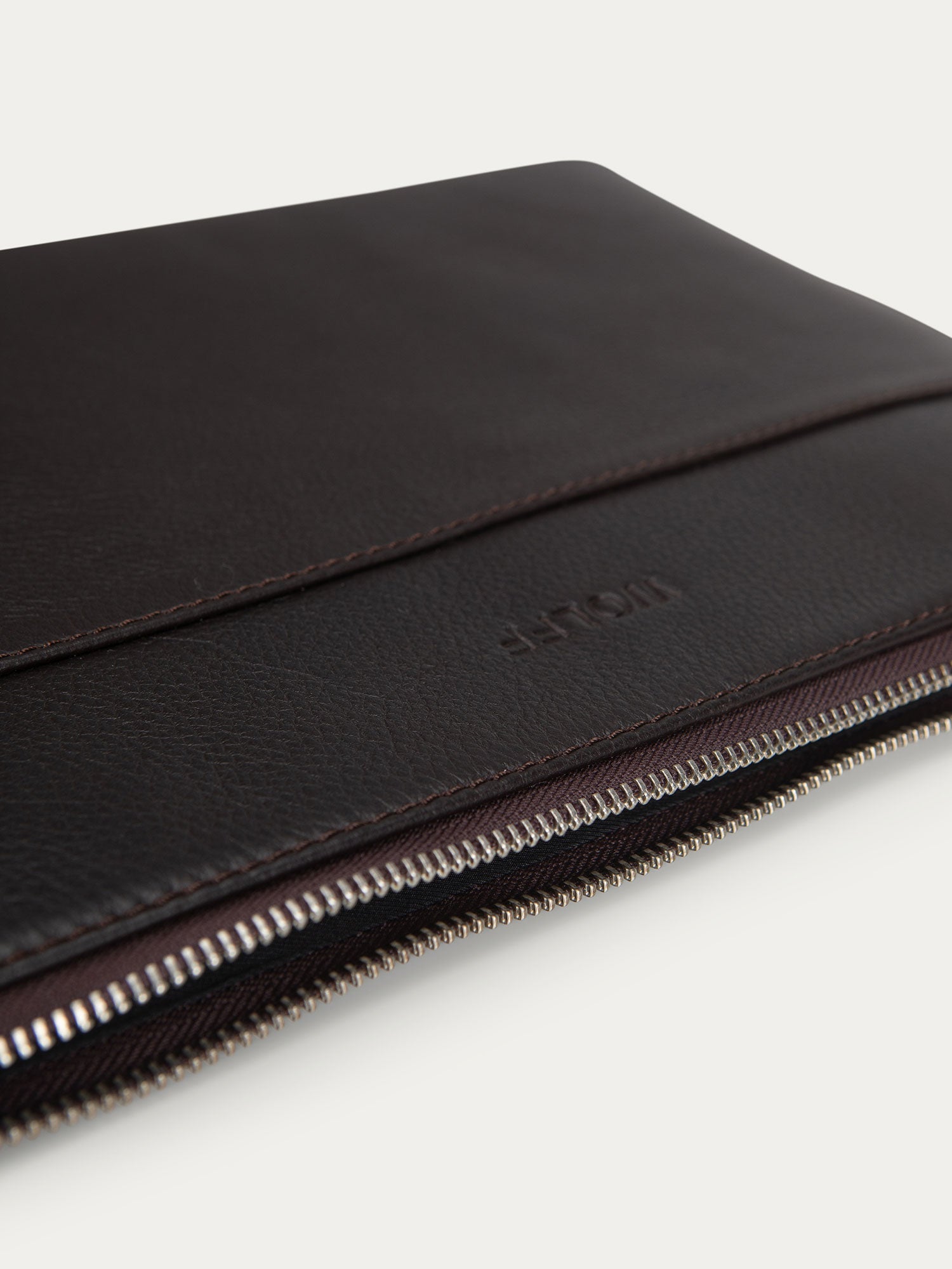 Oslo Laptop Sleeve — Chocolate 16-inch